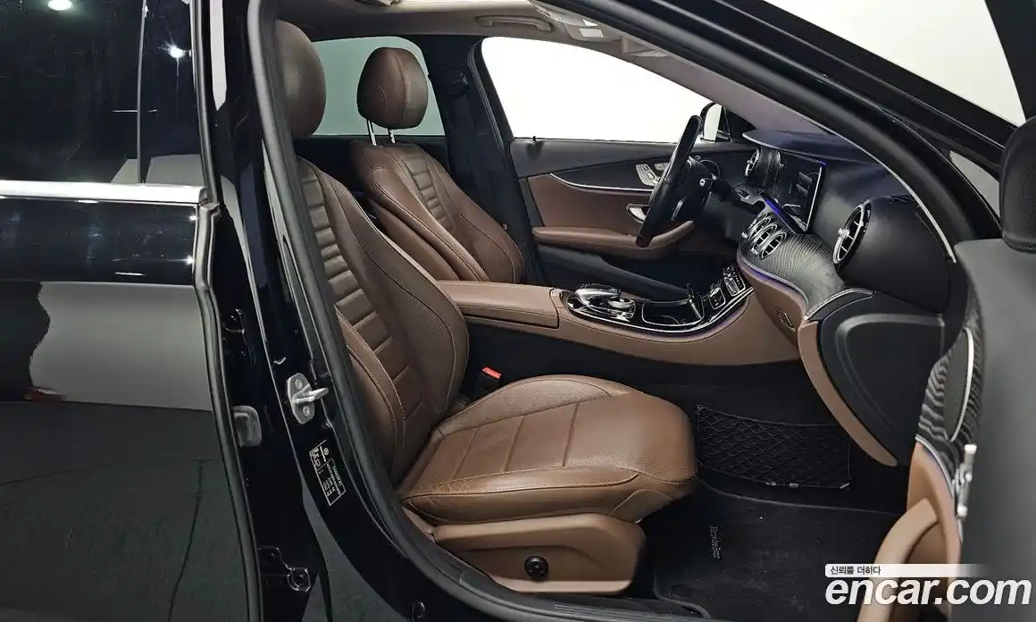 Mercedes-Benz E-Class 2017 2.0 Автомат в Москве № 162089, фото 19