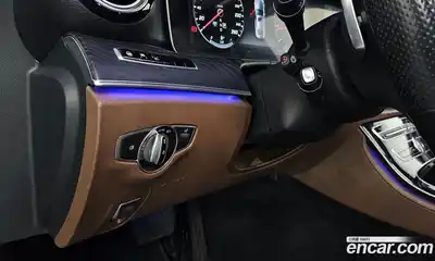 Mercedes-Benz E-Class 2017 2.0 Автомат в Москве № 162089, миниатюра 2