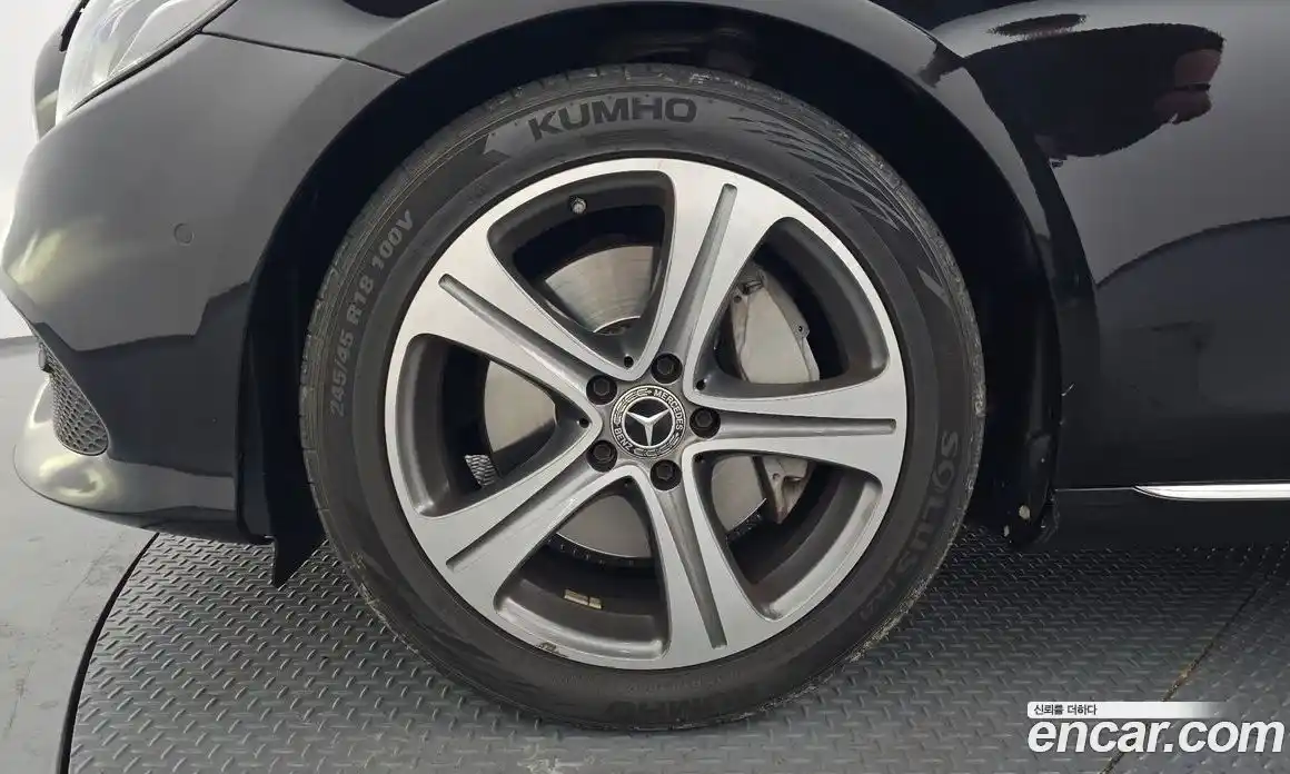 Mercedes-Benz E-Class 2017 2.0 Автомат в Москве № 162089, фото 9