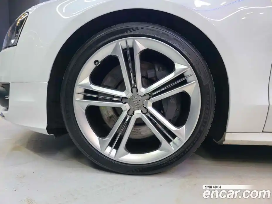 Audi S8 2013 4.0 Автомат в Москве № 163824, фото 3