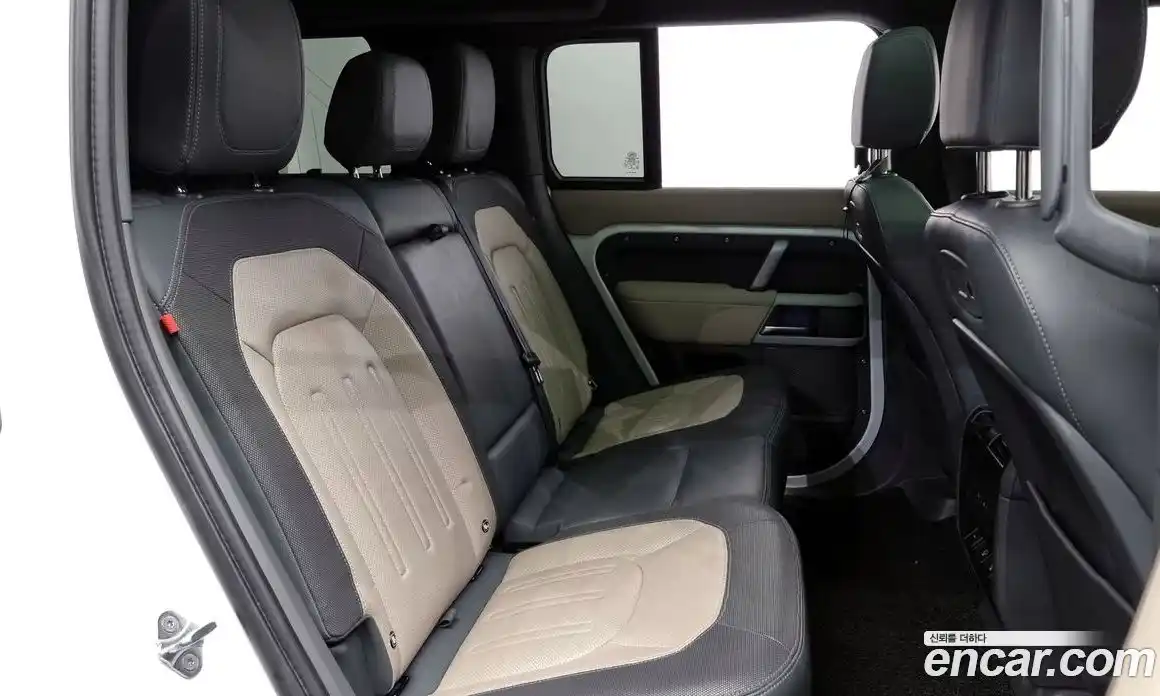 Land Rover Defender 2022 2.0 Автомат в Москве № 166334, фото 13