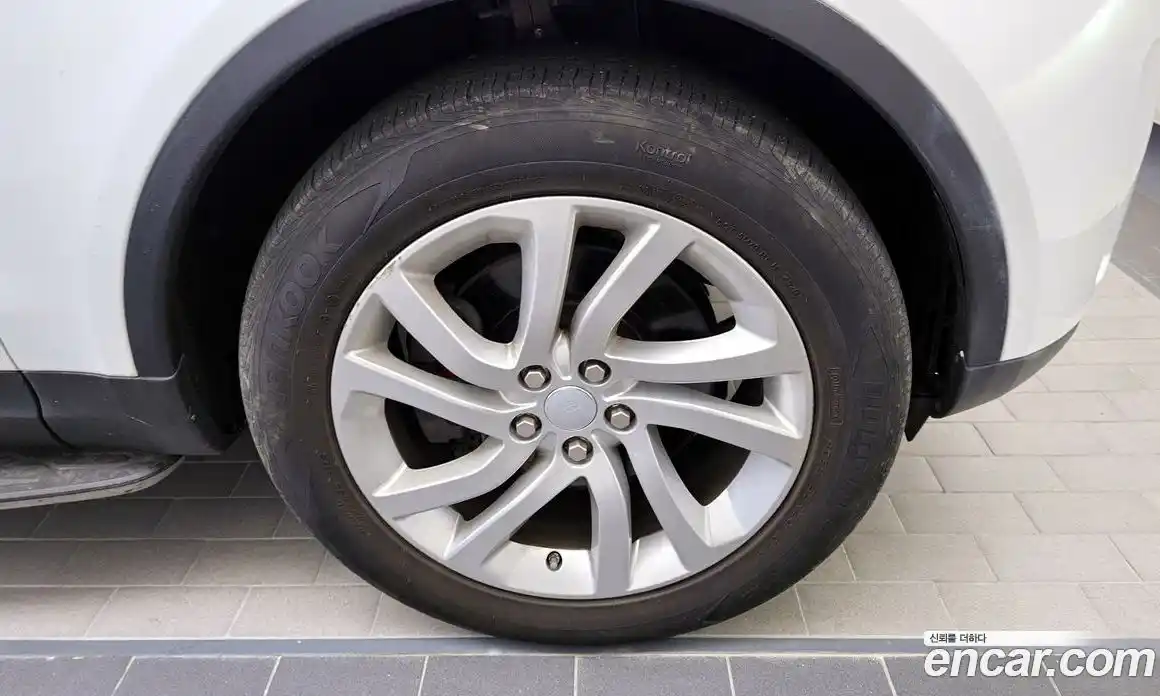 Land Rover Discovery 2017 2.0 Автомат в Москве № 166427, фото 3