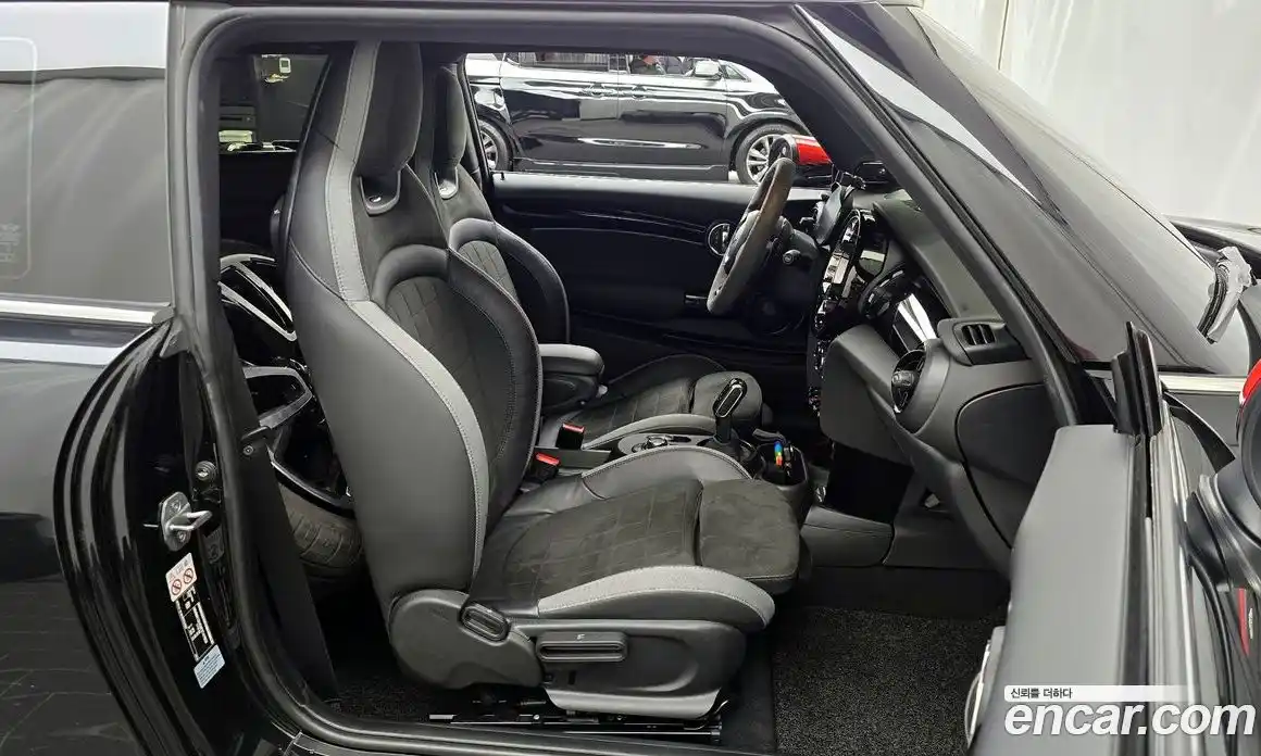 Mini Cooper 2023 2.0 Автомат в Москве № 167105, фото 6