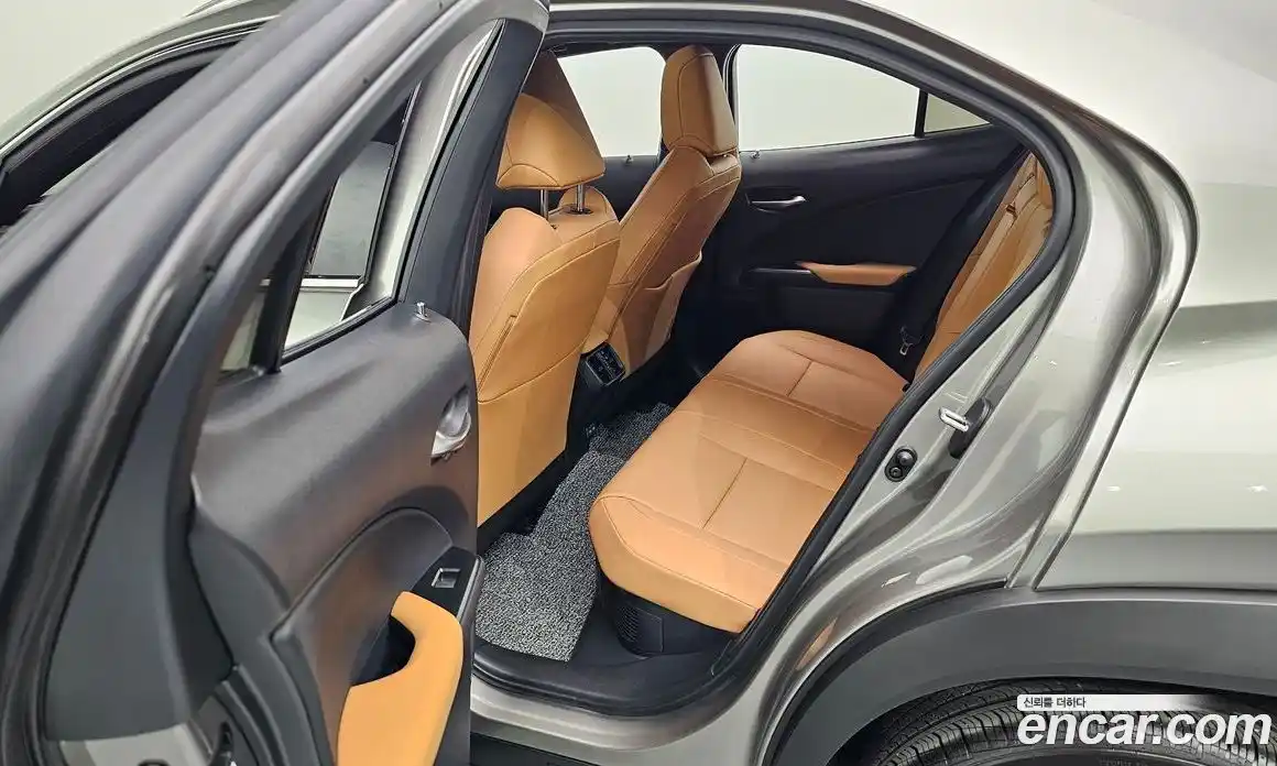 Lexus UX 2026 2.0 Автомат в Москве № 168051, фото 3