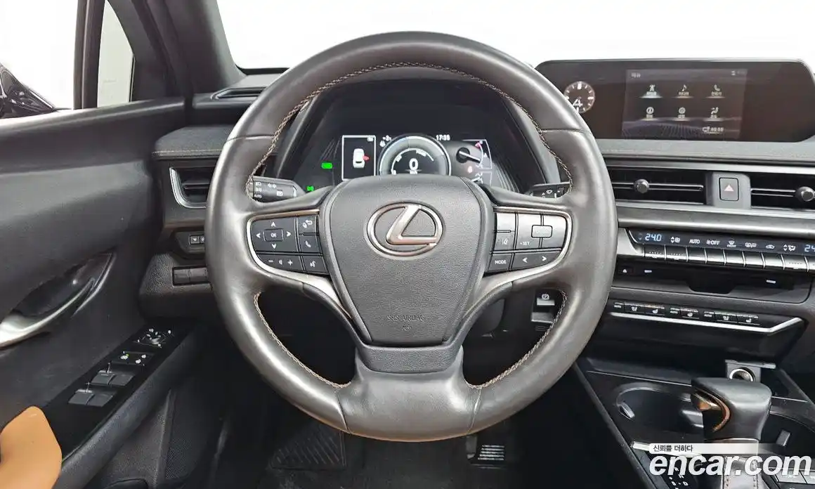 Lexus UX 2019 2.0 Автомат в Москве № 168075, фото 16
