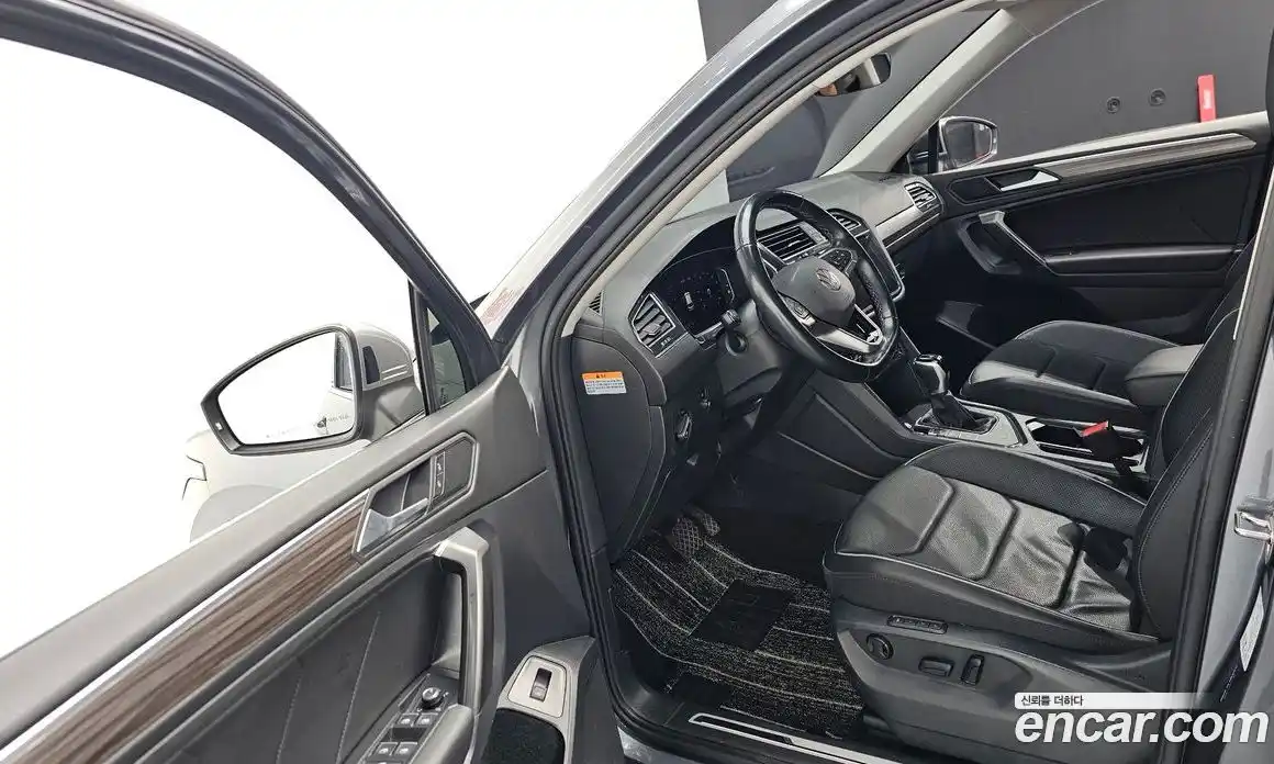 Volkswagen Tiguan 2022 2.0 Автомат в Москве № 168826, фото 16