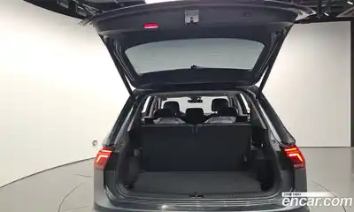 Volkswagen Tiguan 2022 2.0 Автомат в Москве № 168826, миниатюра 2