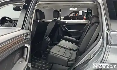 Volkswagen Tiguan 2022 2.0 Автомат в Москве № 168826, миниатюра 5