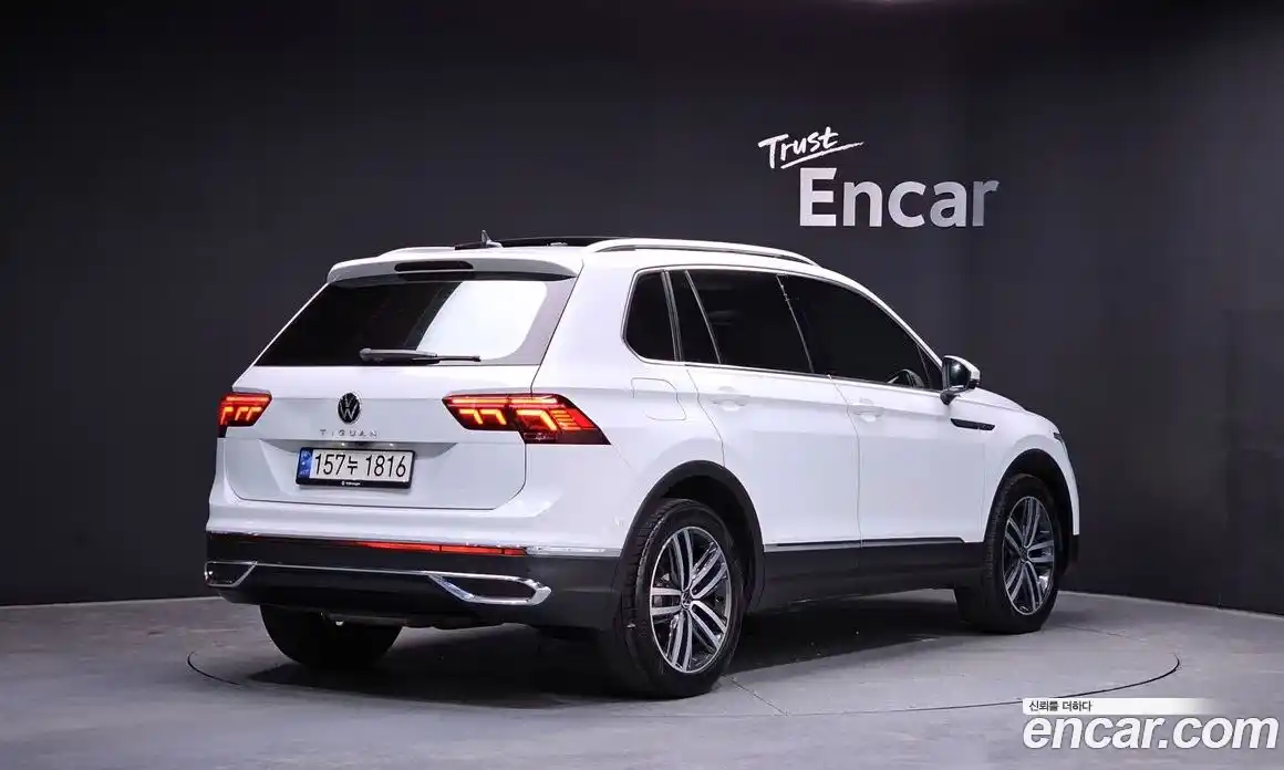 Volkswagen Tiguan 2021 2.0 Автомат в Москве № 169055, фото 14