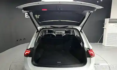 Volkswagen Tiguan 2021 2.0 Автомат в Москве № 169055, миниатюра 10