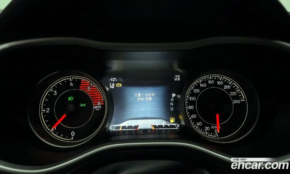 Jeep Cherokee 2016 2.2 Автомат в Москве № 169728, фото 13