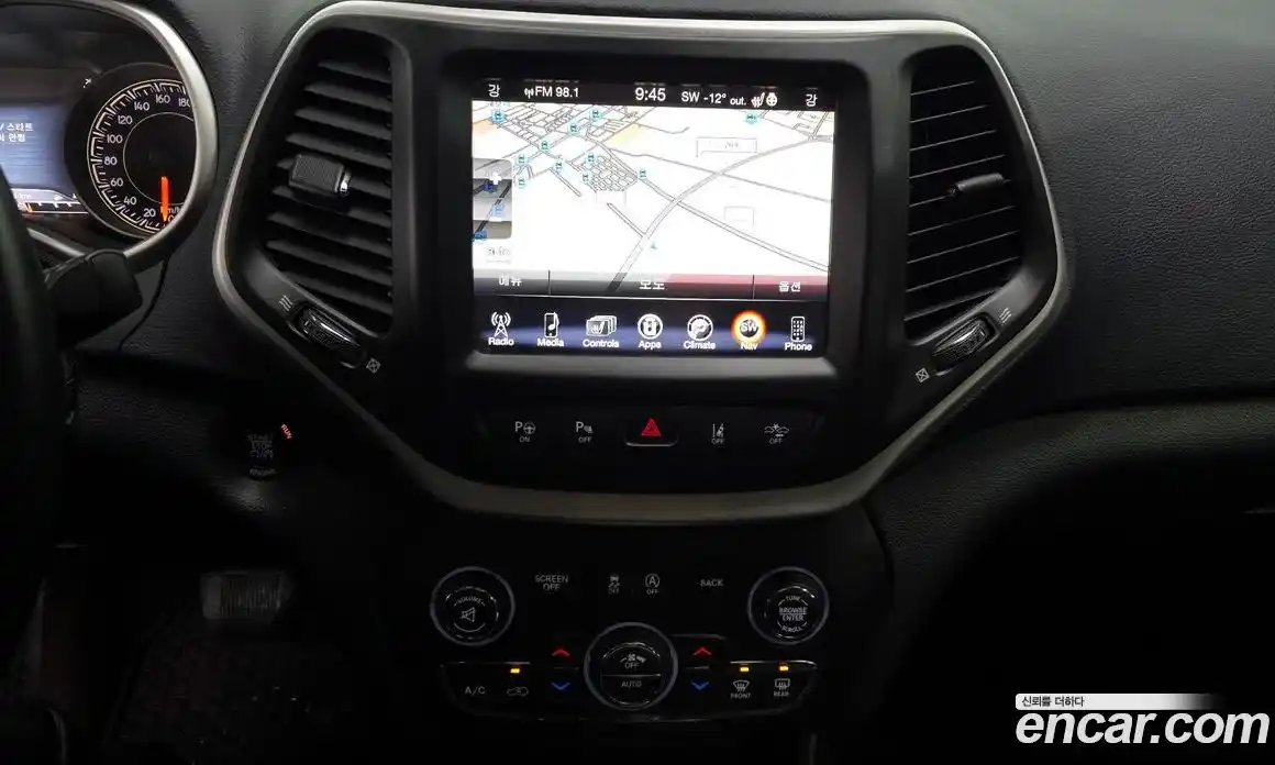 Jeep Cherokee 2016 2.2 Автомат в Москве № 169728, фото 6