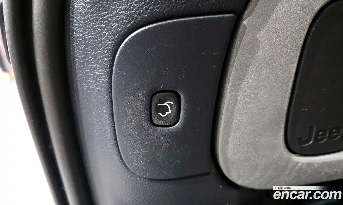 Jeep Cherokee 2016 2.2 Автомат в Москве № 169728, фото 9