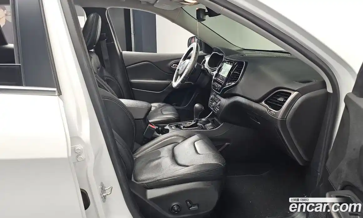 Jeep Cherokee 2020 2.4 Автомат в Москве № 169863, фото 17