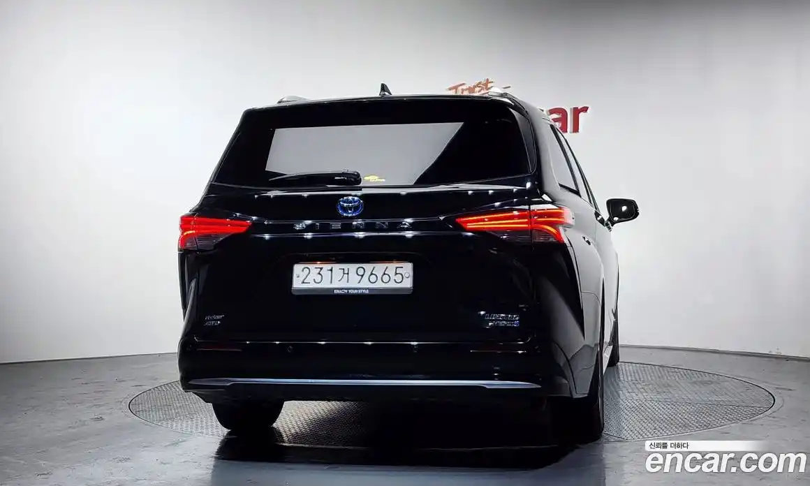 Toyota Sienna 2021 2.5 Автомат в Москве № 170289, фото 3