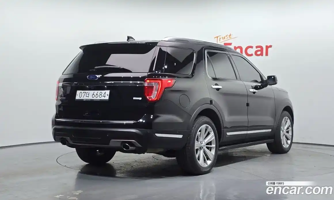 Ford Explorer 2019 2.3 Автомат в Москве № 170935, фото 1