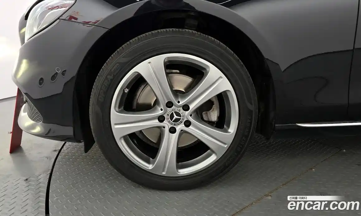 Mercedes-Benz E-Class 2017 1.9 Автомат в Москве № 178113, фото 3