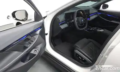 BMW 5-Series 2025 2.0 Автомат в Москве № 187368, миниатюра 6