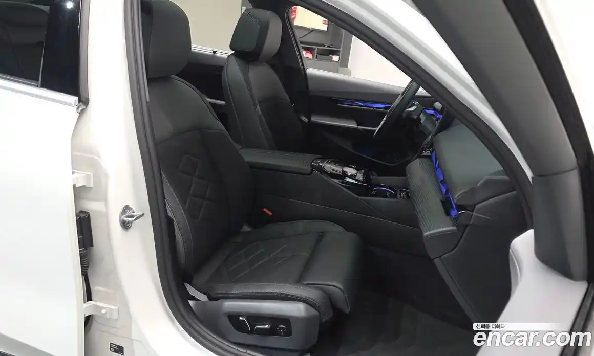 BMW 5-Series 2025 2.0 Автомат в Москве № 187368, фото 9