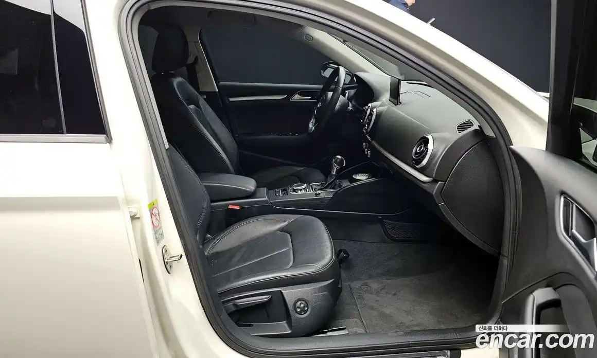 Audi A3 2015 2.0 Автомат в Москве № 192381, фото 16