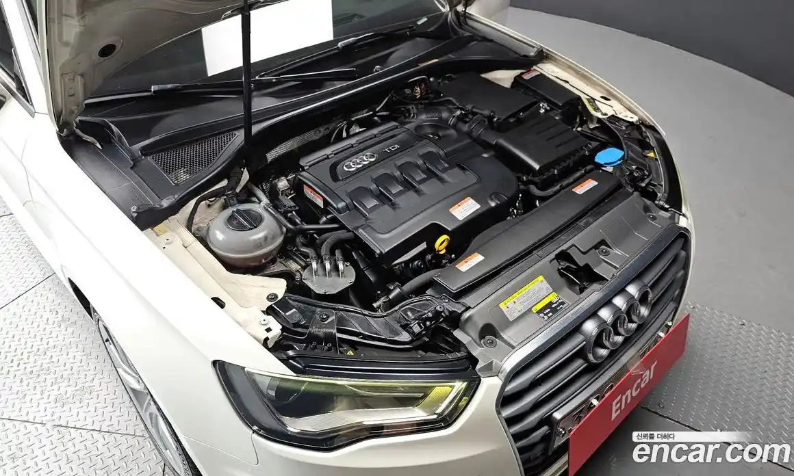 Audi A3 2015 2.0 Автомат в Москве № 192381, фото 19