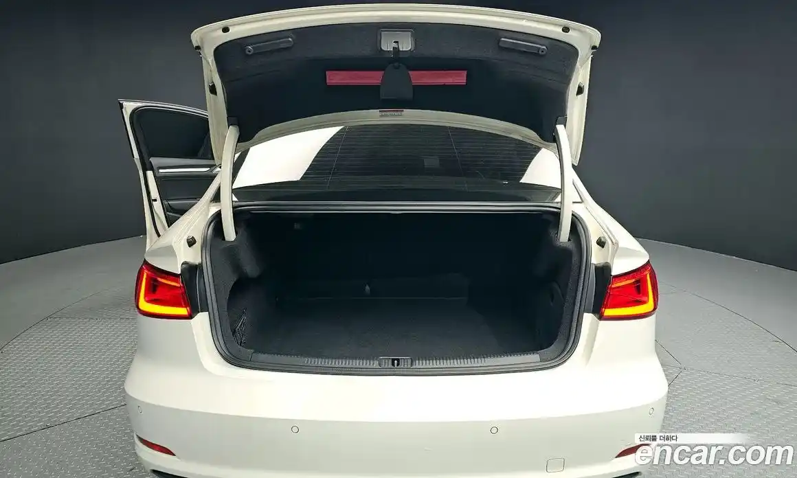 Audi A3 2015 2.0 Автомат в Москве № 192381, фото 7