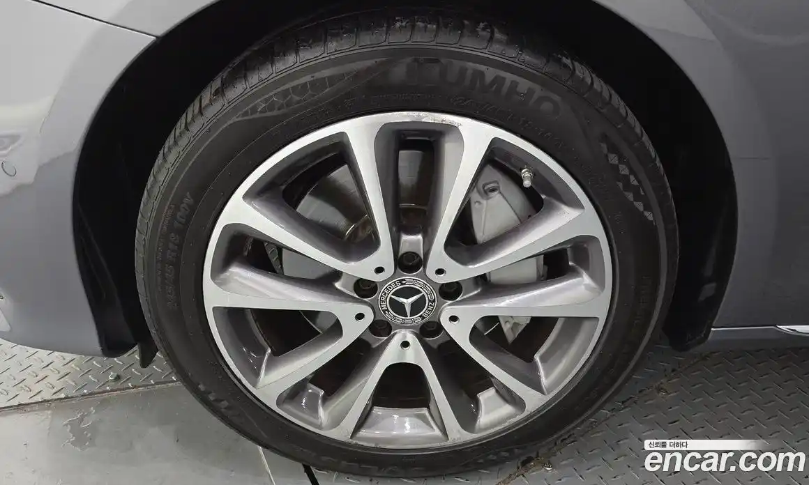 Mercedes-Benz E-Class 2019 2.0 Автомат в Москве № 195228, фото 13