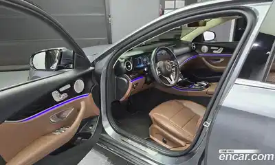 Mercedes-Benz E-Class 2019 2.0 Автомат в Москве № 195228, миниатюра 4