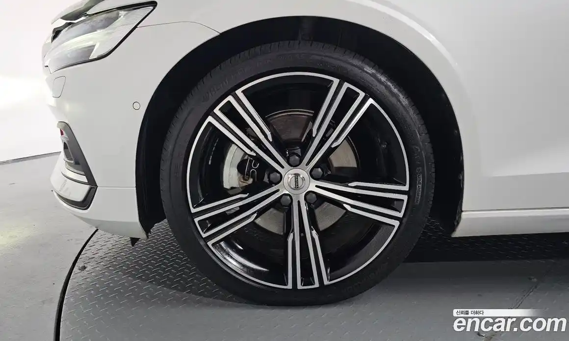 Volvo S60 2021 2.0 Автомат в Москве № 196923, фото 13