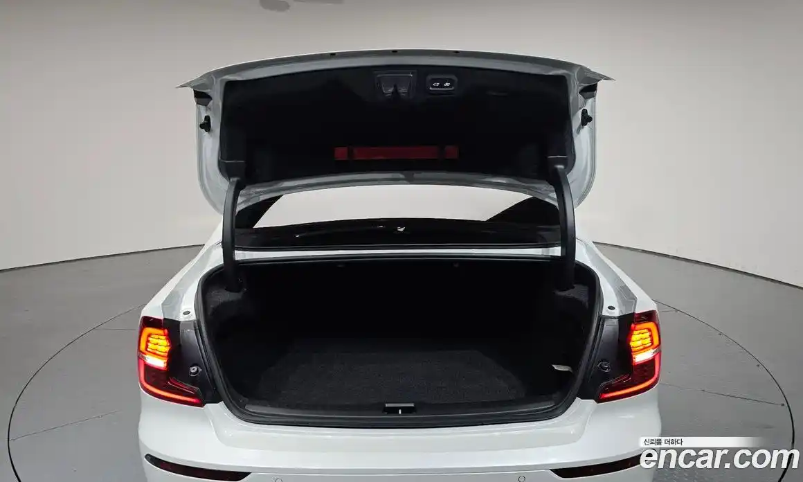 Volvo S60 2021 2.0 Автомат в Москве № 196923, фото 3