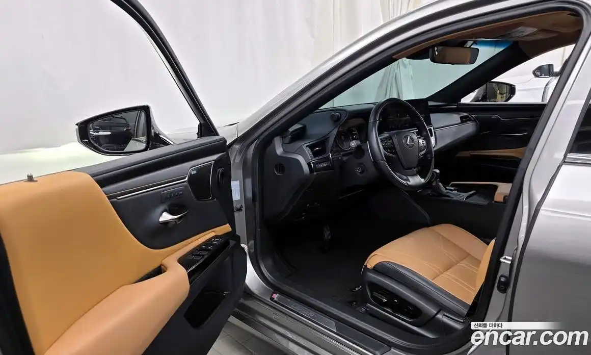 Lexus ES 2024 2.5 Автомат в Москве № 198744, фото 13