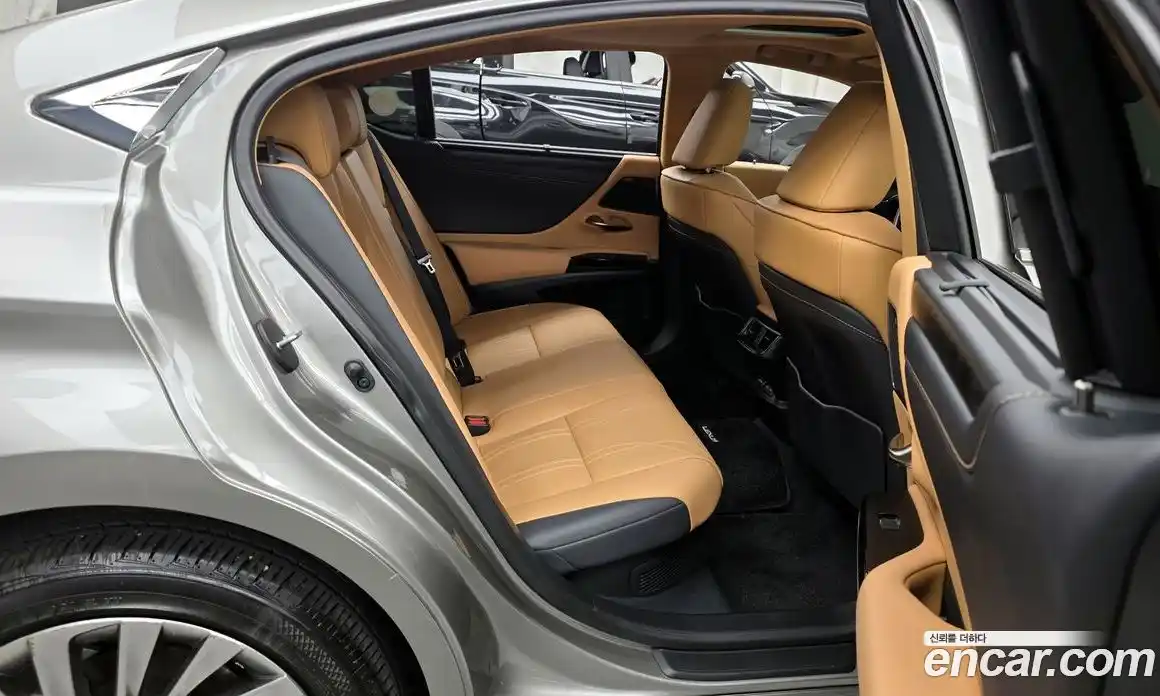 Lexus ES 2024 2.5 Автомат в Москве № 198744, фото 18