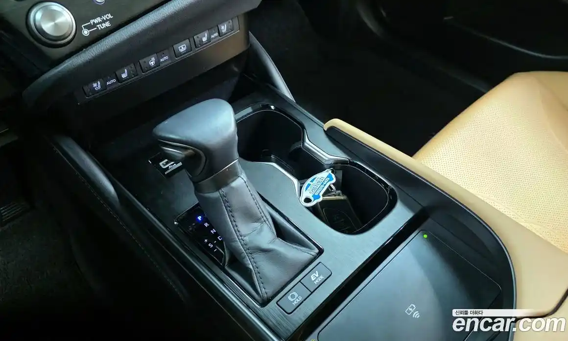 Lexus ES 2024 2.5 Автомат в Москве № 198744, фото 3