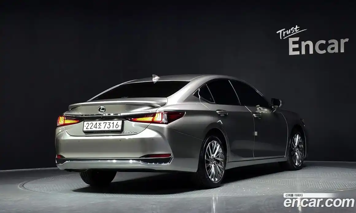 Lexus ES 2024 2.5 Автомат в Москве № 198744, фото 4