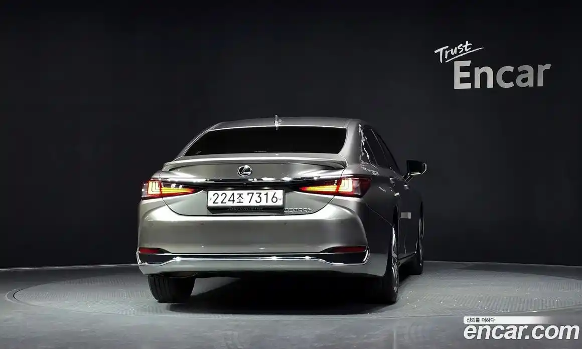 Lexus ES 2024 2.5 Автомат в Москве № 198744, фото 5