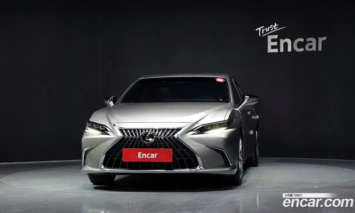 Lexus ES 2024 2.5 Автомат в Москве № 198744, фото 9