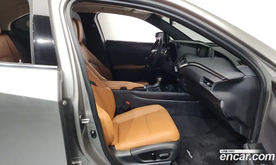 Lexus UX 2021 2.0 Автомат в Москве № 198905, фото 18