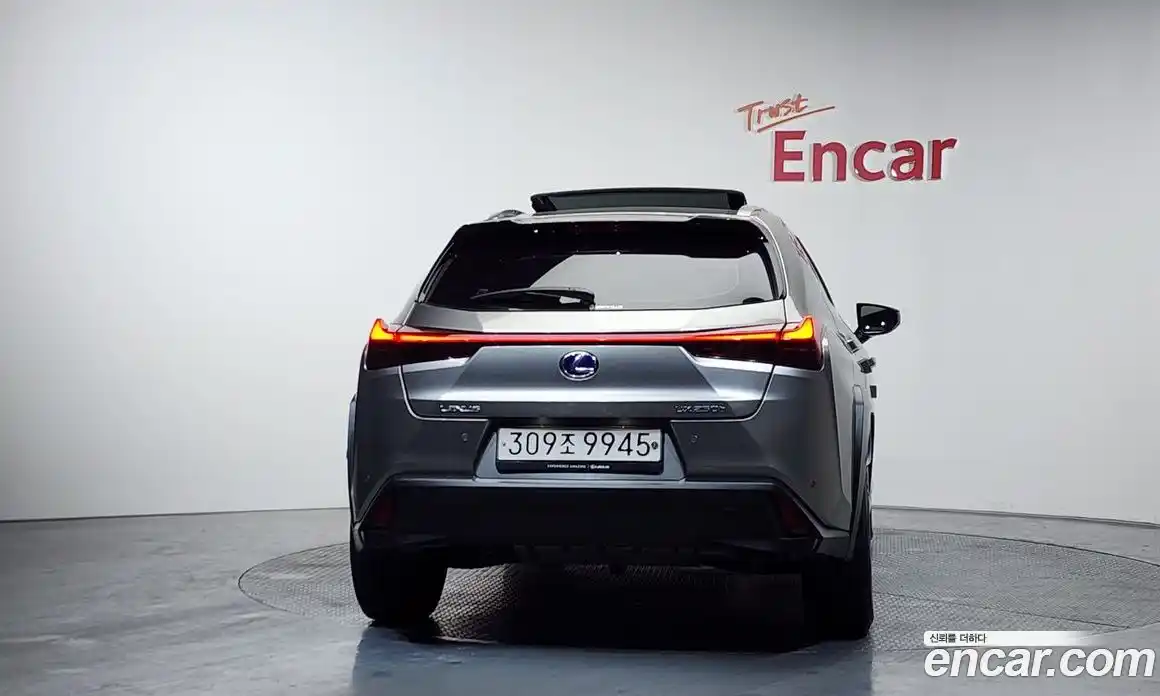 Lexus UX 2021 2.0 Автомат в Москве № 198905, фото 3