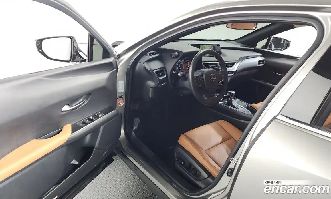 Lexus UX 2021 2.0 Автомат в Москве № 198905, фото 7