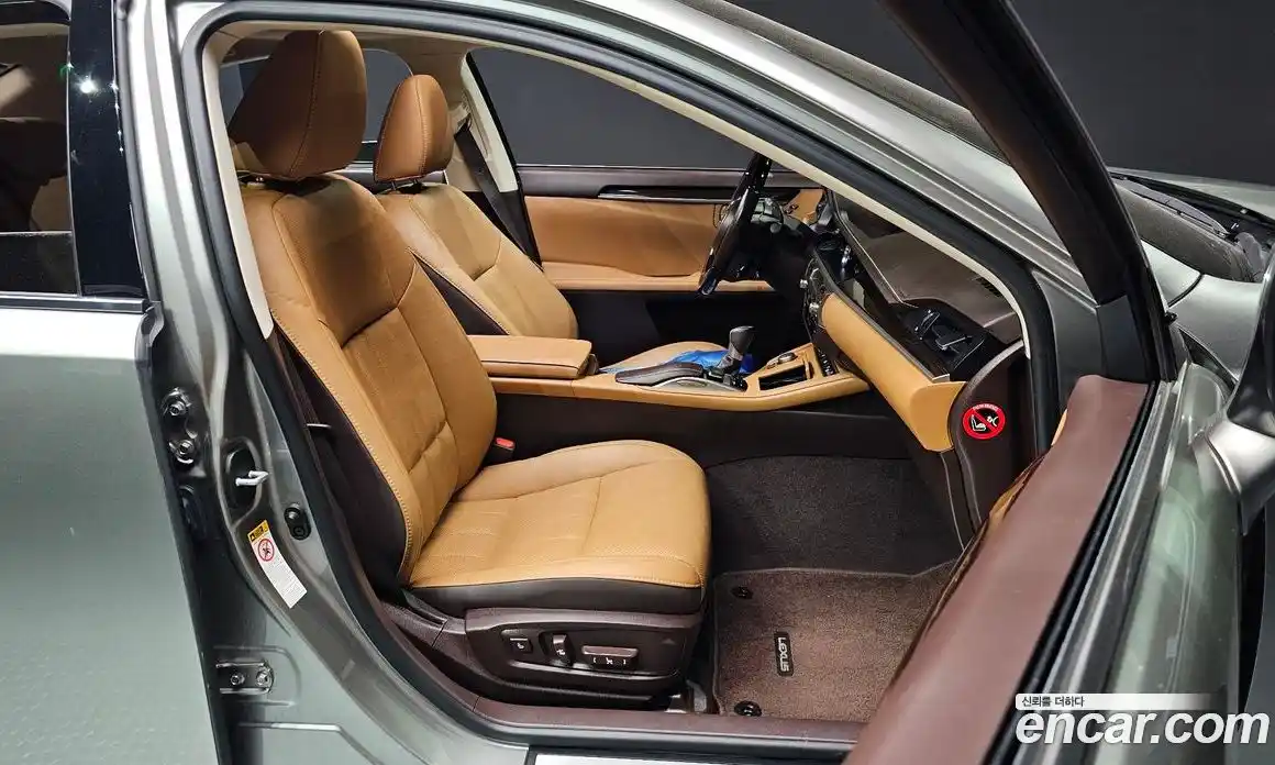 Lexus ES 2017 2.5 Автомат в Москве № 198909, фото 16