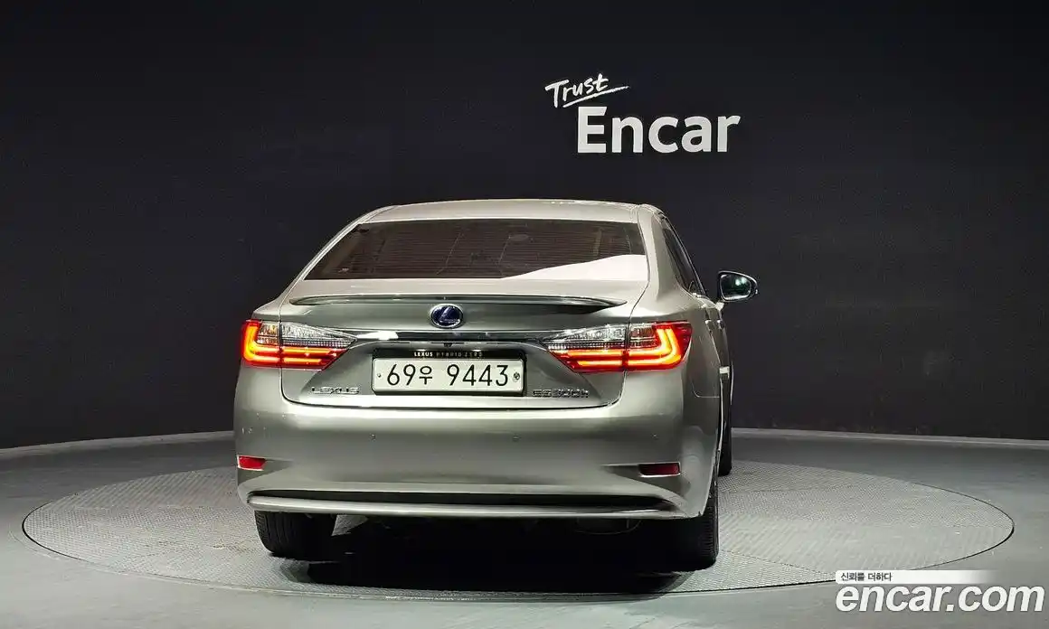 Lexus ES 2017 2.5 Автомат в Москве № 198909, фото 18