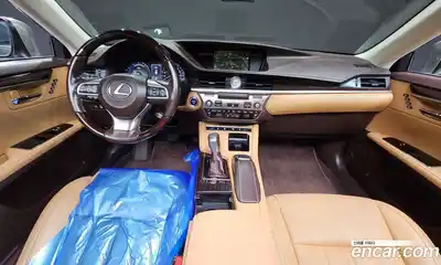 Lexus ES 2017 2.5 Автомат в Москве № 198909, миниатюра 3
