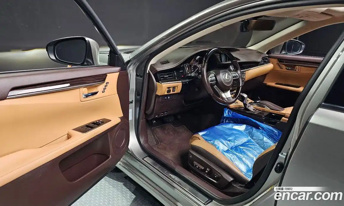 Lexus ES 2017 2.5 Автомат в Москве № 198909, фото 10