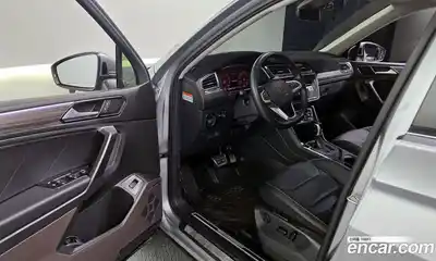 Volkswagen Tiguan 2023 2.0 Автомат в Москве № 199007, миниатюра 11