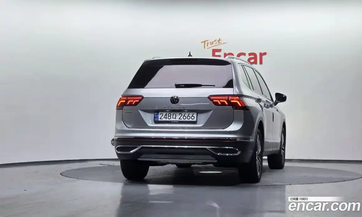 Volkswagen Tiguan 2023 2.0 Автомат в Москве № 199007, фото 17