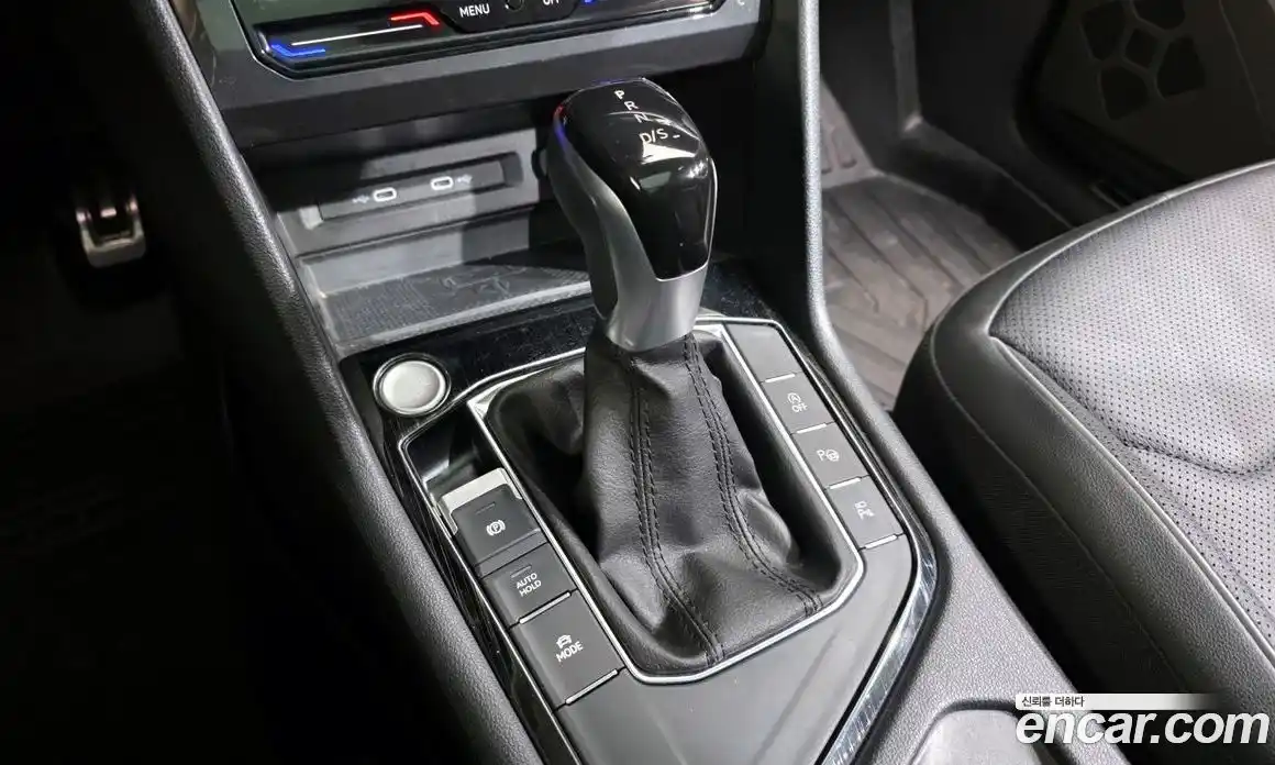 Volkswagen Tiguan 2023 2.0 Автомат в Москве № 199007, фото 18