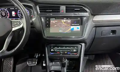 Volkswagen Tiguan 2023 2.0 Автомат в Москве № 199007, миниатюра 2