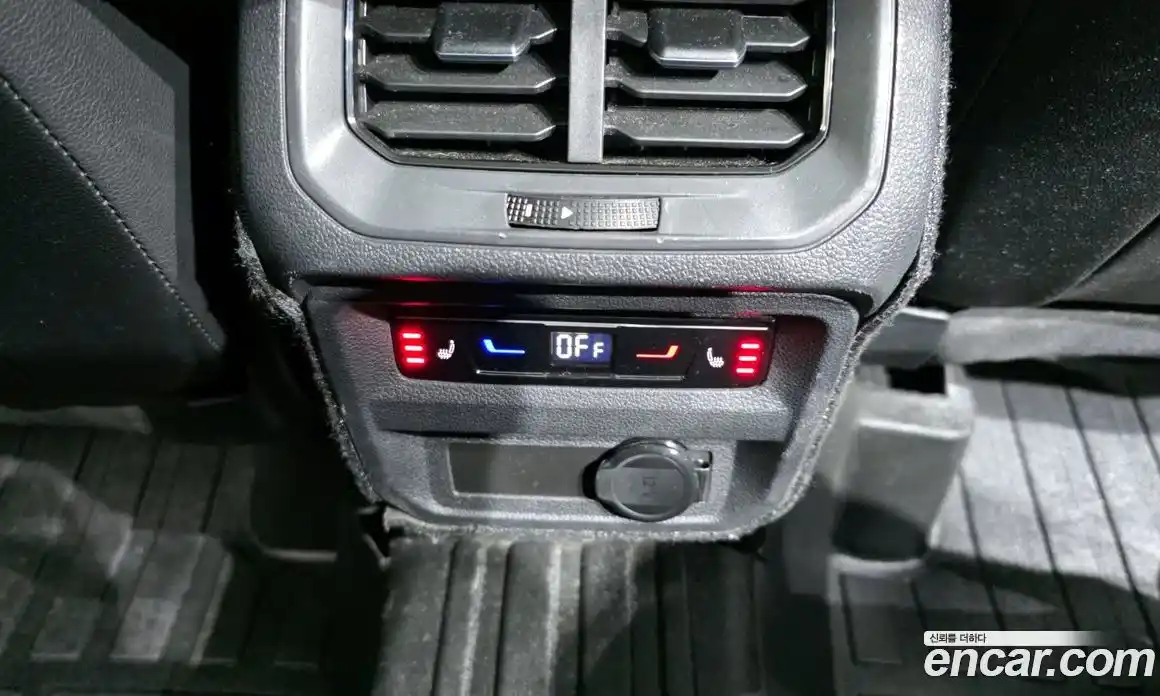 Volkswagen Tiguan 2023 2.0 Автомат в Москве № 199007, фото 7