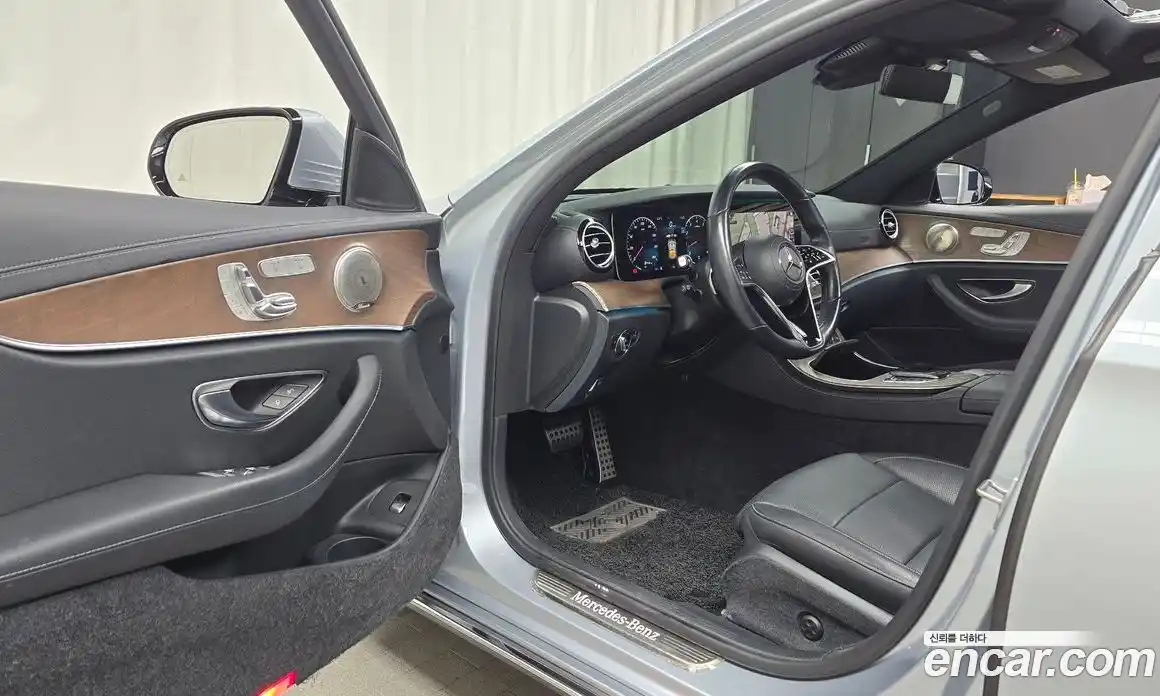 Mercedes-Benz E-Class 2021 2.0 Автомат в Москве № 209242, фото 13