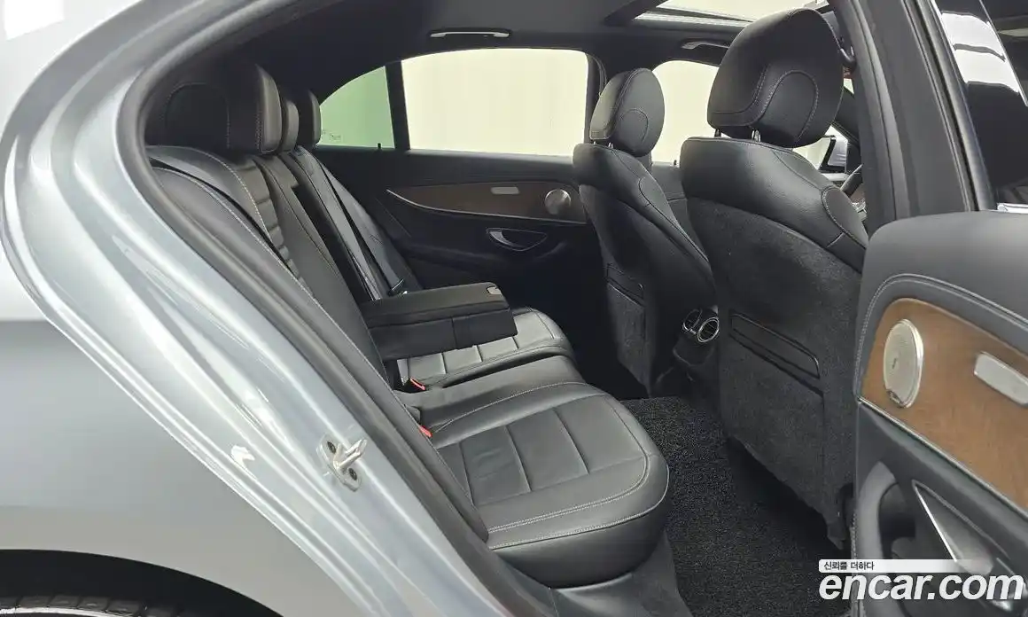 Mercedes-Benz E-Class 2021 2.0 Автомат в Москве № 209242, фото 20